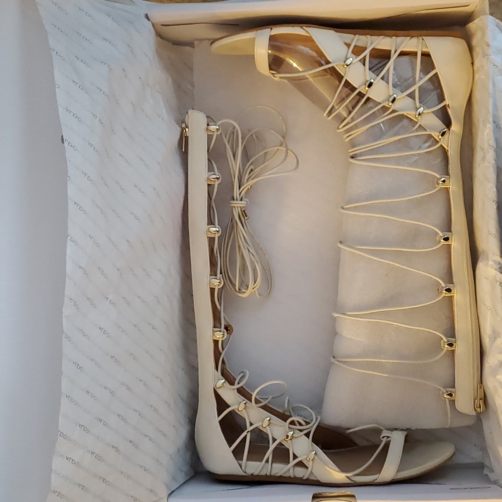 🤍 SOLD 🤍 Gladiator Sandals White and Gold, US 6 - Picture 4 of 8